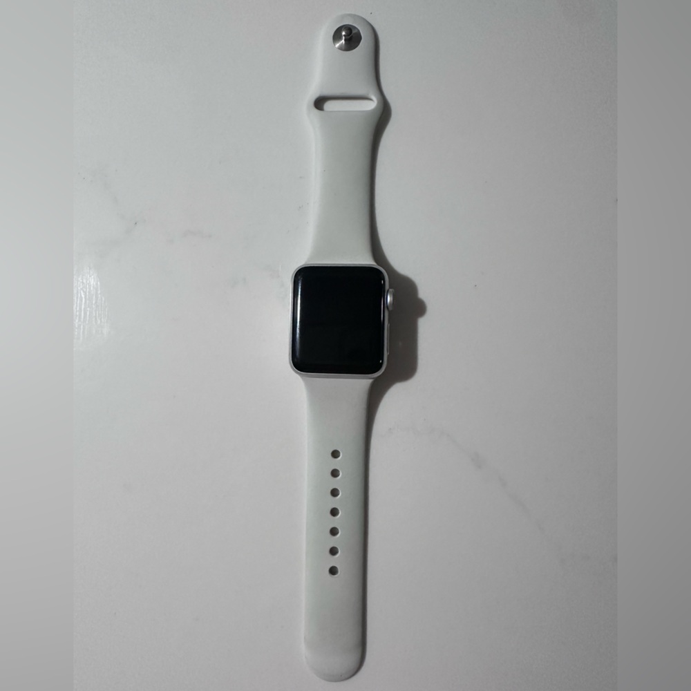 Apple Watch Series 3 - Silver Aluminum